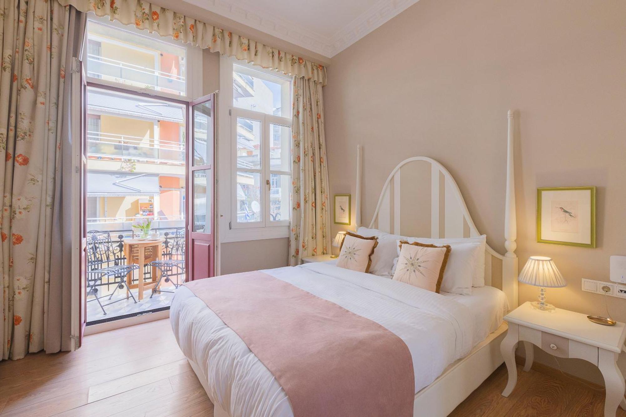 Gatto Perso Luxury Studio Apartments テッサロニキ エクステリア 写真