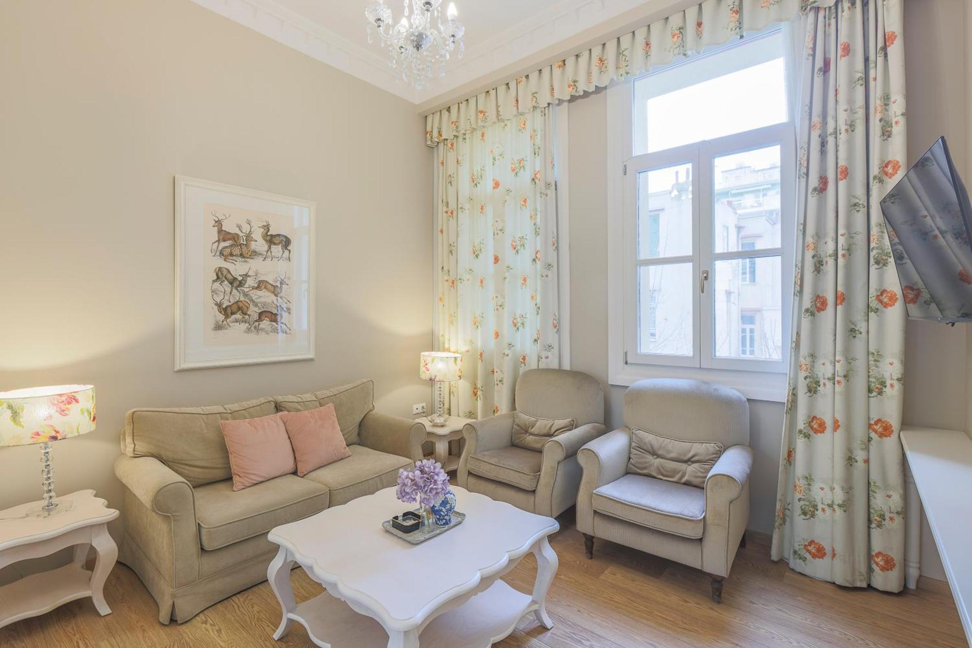 Gatto Perso Luxury Studio Apartments テッサロニキ エクステリア 写真