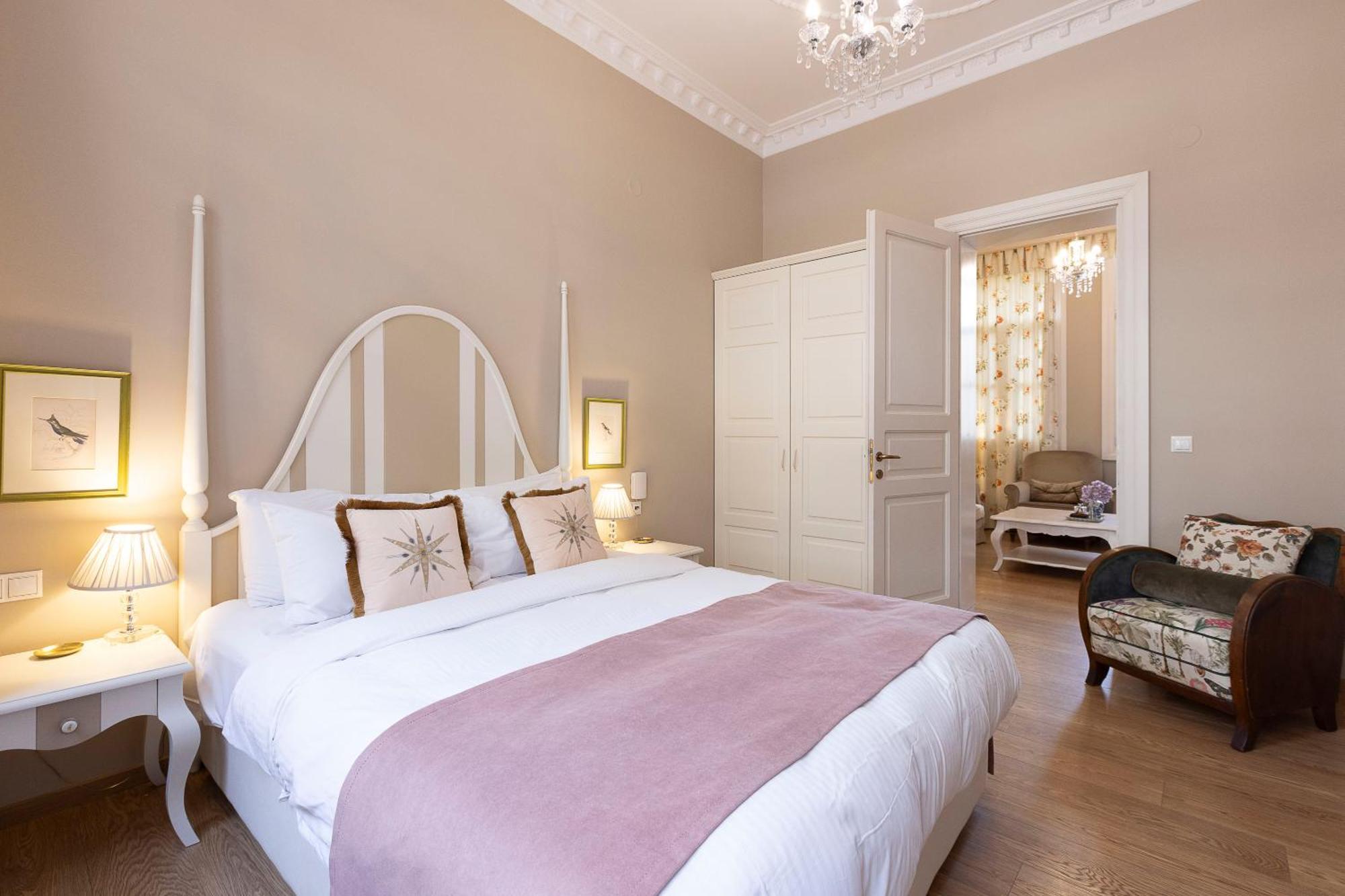 Gatto Perso Luxury Studio Apartments テッサロニキ エクステリア 写真