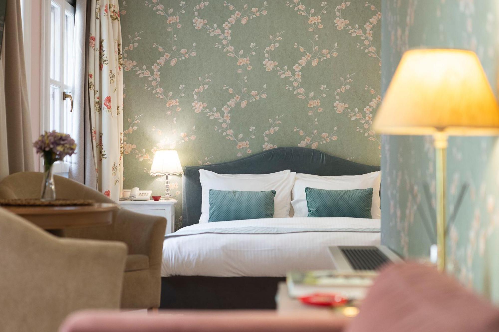 Gatto Perso Luxury Studio Apartments テッサロニキ エクステリア 写真