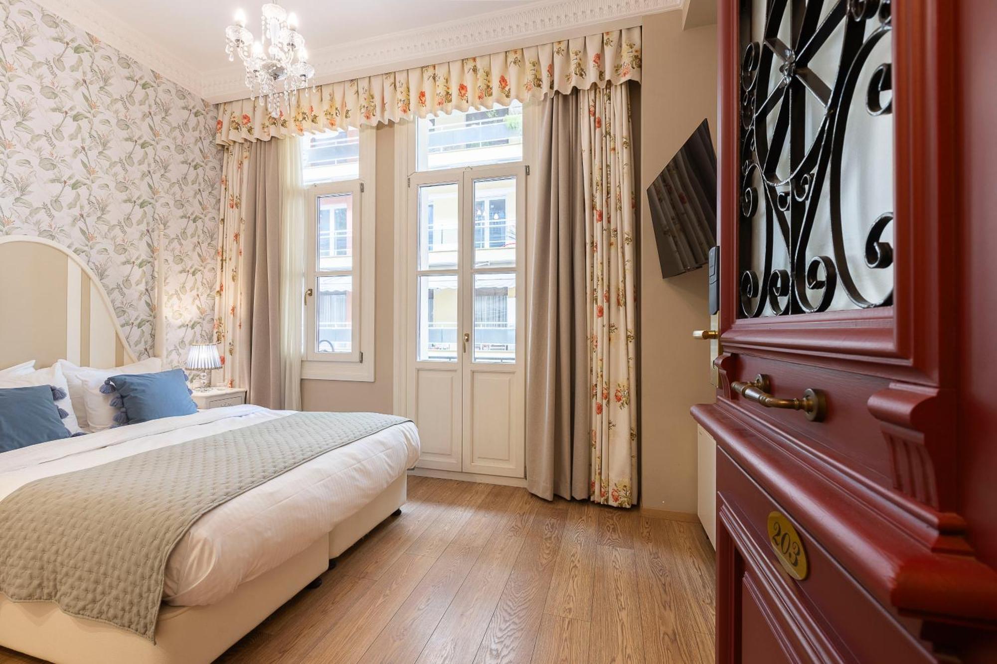 Gatto Perso Luxury Studio Apartments テッサロニキ エクステリア 写真
