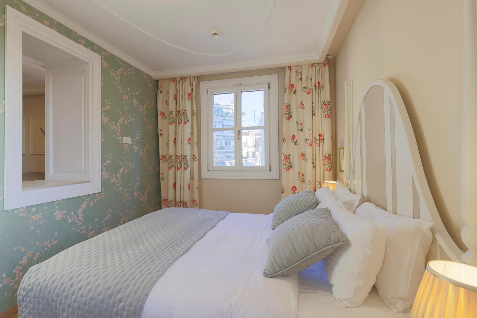 Gatto Perso Luxury Studio Apartments テッサロニキ エクステリア 写真