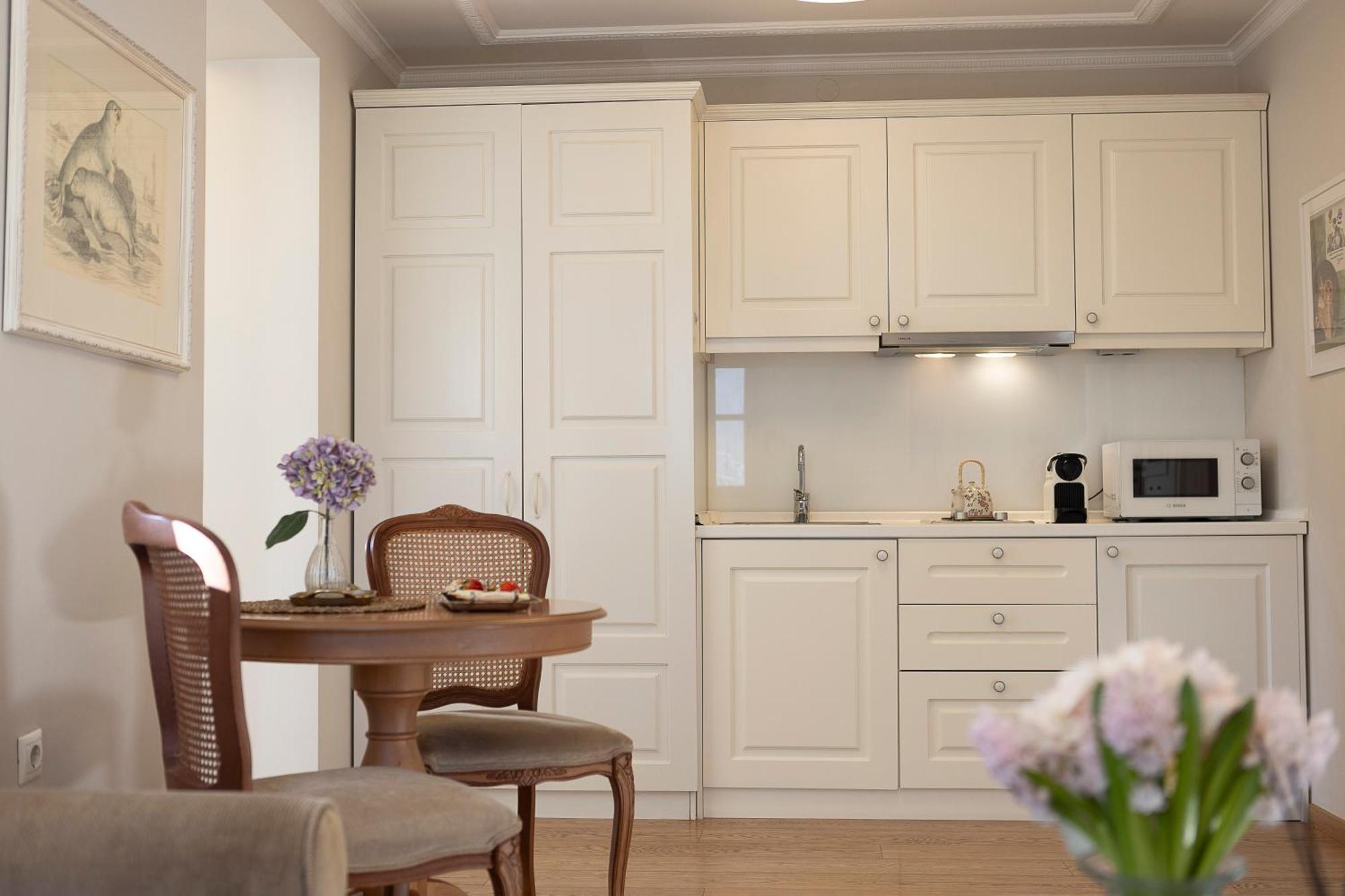 Gatto Perso Luxury Studio Apartments テッサロニキ エクステリア 写真